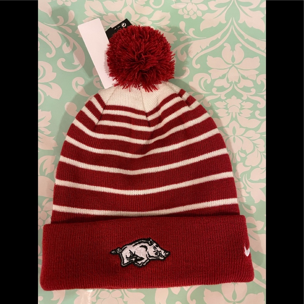Nike men Arkansas Razorbacks Removable Pom bennie